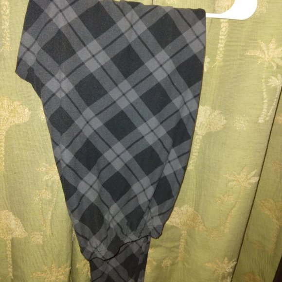 LEGGINGS - Picture 2 of 3